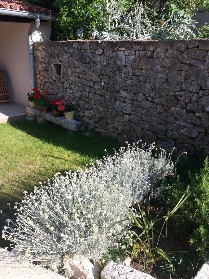 House Mergi 2 Pomer Bagian luar foto